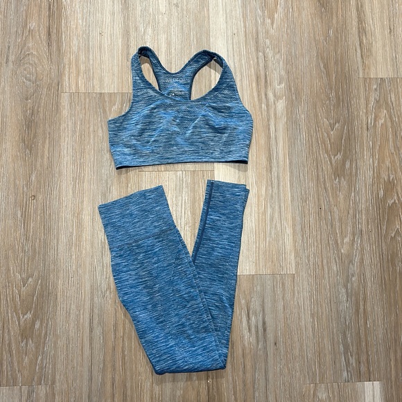 Wildfox seamless yoga top & bottom - Picture 7 of 8